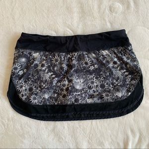 Lululemon 🍋 Hotty Hot Skirt Flowabunga